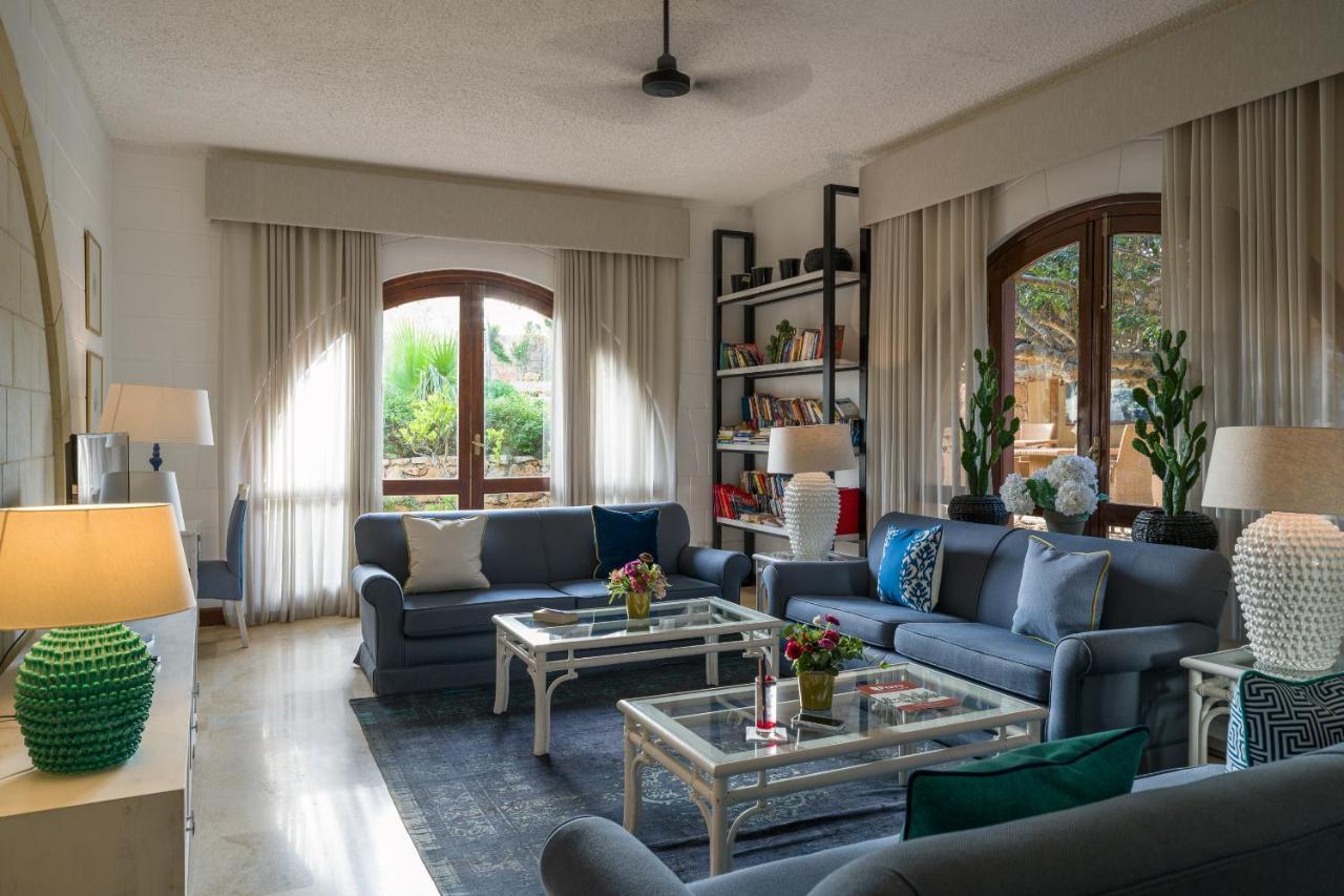 Hotel Ta' Cenc & Spa Sannat Екстер'єр фото The interior of a suite at the Four Seasons Hotel, Cairo