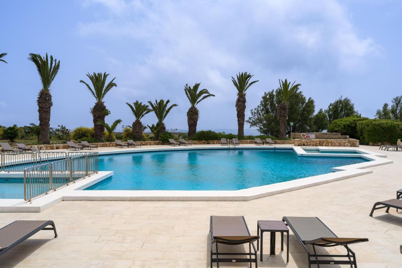 Hotel Ta' Cenc & Spa Sannat Екстер'єр фото A swimming pool